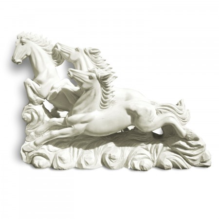 Статуя Три лошади